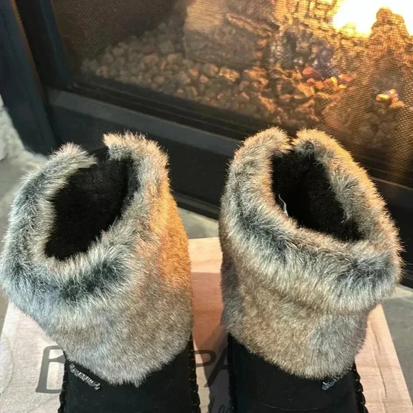 BEARPAW Monet Cow suede,wool blend,sheepskin Never wet,faux fur collar Moc boot - Picture 7 of 16